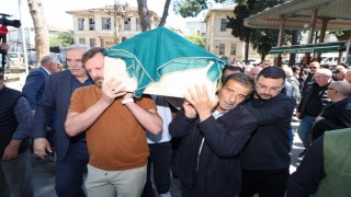 Motosiklet kazasında hayatını kaybeden 17 yaşındaki Ela son yolculuğuna uğurlandı