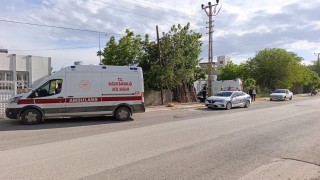 Motosiklet yayaya çarptı: 2 yaralı
