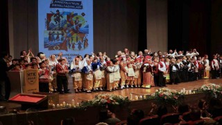 MTK Koleji öğrencilerinden ‘Anadolunun Renkli Adımları gösterisi