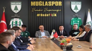 Muğla Büyükşehir Belediye Başkanı Aras: Muğlamızı bayraklarla donatalım