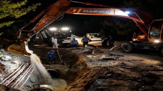 MUSKİ ekiplerinden Torbadaki su isale hattı patlamasına gece müdahalesi