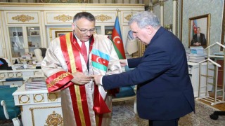 Nobel ödüllü Aziz Sancarın ardından Rektör Gürele de fahri profesörlük unvanı verildi