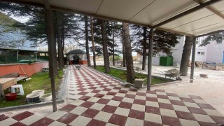 Oklubalı Mahallesindeki okul duvarı ile cami bahçe ve çevre düzenleme çalışmaları tamamlandı