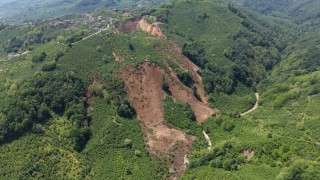 Orduda heyelan bölgesi havadan görüntülendi: Dağ aşağı kaydı, 400 dönüm alan etkilendi