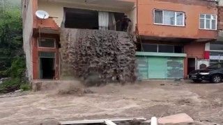 Orduda sel suları evin içinden şelale gibi aktı