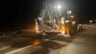 Osmanelide sağanak etkili oldu, ulaşım aksadı