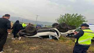 Osmaniyede kontrolden çıkan otomobil tarlaya devrildi: 1 yaralı
