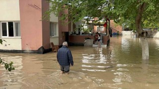 Osmaniyede sağanak etkili oldu, evleri ve tarlaları su bastı