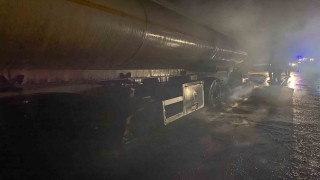 Osmaniyede seyir halindeki tanker alevlere teslim oldu