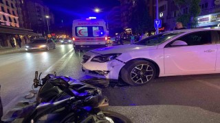 Otomobil ile motosiklet çarpıştı: 1 yaralı