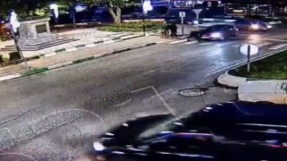 Otomobilin yayaya çarpma anı güvenlik kamerasında: 1 ölü