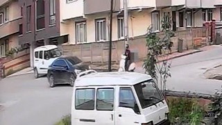 Otomobille çarpışan motosikletli yaralandı