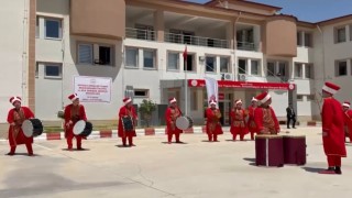 Özel bireylerden oluşan mehteran takımından özel performans