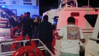 Özel teknede rahatsızlanan 4 kişiye tıbbi tahliye