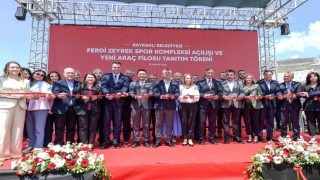 Özgür Özel, İzmirde Ferdi Zeyrek Spor Kompleksinin açılışına katıldı
