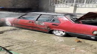 Park halindeki Tofaş marka otomobil yanarak kullanılamaz hale geldi