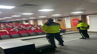 Patnosta okul servis şoförlerine trafik eğitimi verildi