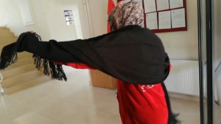 Pişkin dilenci Çek abi çek dedi, zabıta müdürlüğüne oynayarak girdi