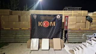 Polis 20 milyon TLlik kaçak doldurulmuş makaron ele geçirdi