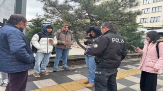 Polisten öğrencilerin yoğun olarak bulunduğu bölgelerde denetim
