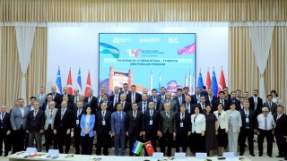 Rektör Adıgüzel, Buharada Anadolu Üniversitesinin küresel eğitim vizyonunu anlattı
