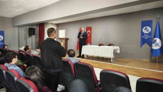 Rektör Elmastaştan Ercişli öğrencilerle kariyer planlaması söyleşisi
