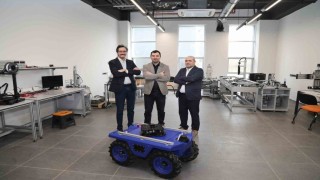 Robotlar artık görevleri kendileri paylaşacak: BTÜden yapay zekâ destekli yenilik