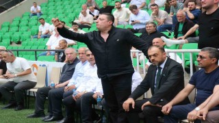 Sakaryaspor kongresinde arbede: Seçim ertelendi