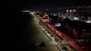 Samsunda 19 Mayısa özel aydınlatma: Kırmızı beyaz ışıklar sahili süsledi