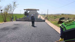 Şanlıurfada 14 kilometrelik grup yolunda asfalt seferberliği sürüyor