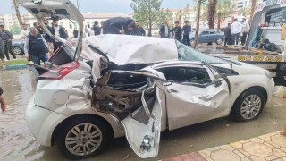 Şanlıurfada güneş enerjisi paneli otomobilin üzerine devrildi: 1 ölü