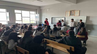 Sarıkamışta öğrencilere terörle mücadele ve dijital güvenlik semineri