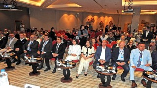 Sektör temsilcileri 1. Çeşme Turizm Zirvesinde buluştu