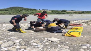 Serinlemek için girdiği suda can verdi