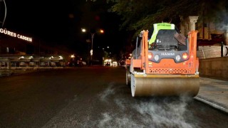 Siirtte asfalt mesaisi gece de sürüyor