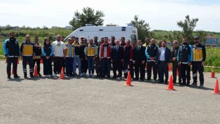 Sinopta ambulans sürücüleri zorlu parkurlarda yeteneklerini sergiledi