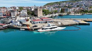 Sinopta yarıya kadar suya gömülen milyarlık lüks yat havadan görüntülendi