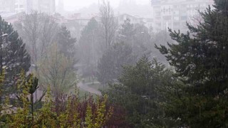 Sivasta gök gürültüsü ve kuvvetli yağış etkili oldu