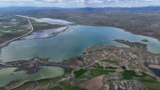 Sivasta kar eridi yağmurlar arttı, kentin en büyük gölü taştı