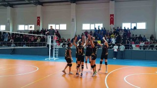 Siverek Spor Lisesi kız voleybol takımı şampiyon