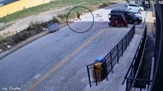 Sokak köpeklerinin saldırdığı 7 yaşındaki çocuk korku dolu anlar yaşadı