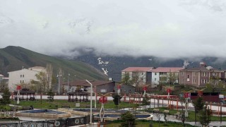 Sümbül Dağı mayısta beyaza büründü