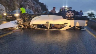 Takla atan otomobil ters döndü: 5 yaralı