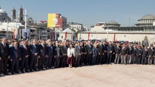 Taksim Meydanında 19 Mayıs töreni düzenlendi