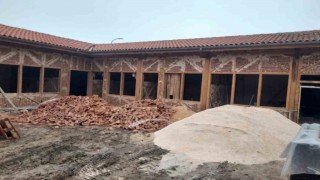 Tarihi Emet Hanında restorasyon çalışmaları sürüyor