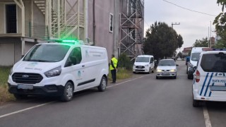 Tartıştığı eşini boğazını keserek öldürdü ardından intihar etti