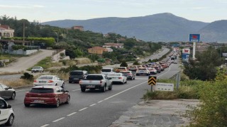 Tatilciler Muğlaya akın etti: Araç kuyruğu 22 kilometreye ulaştı