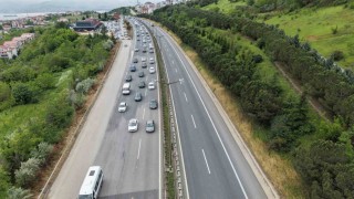 Tatilin ikinci gününde TEMde trafik yoğun akıcı ilerliyor