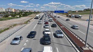 Tatilin son gününde dönüş yoğunluğu arttı: 43 ilin bağlantı noktası havadan görüntülendi