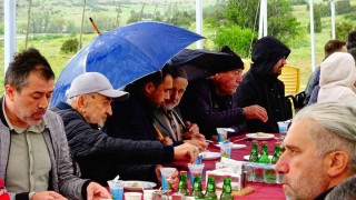 Tavşanlıda yağmura rağmen Hıdırellez coşkusu yaşandı